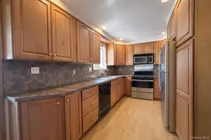 39 Barracuda Rd, East Quogue, NY 11942 - Photo 5