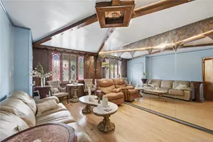 61-72 70th St, Middle Village, NY 11379 - Photo 15