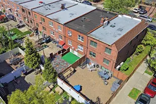 61-72 70th St, Middle Village, NY 11379 - Photo 5