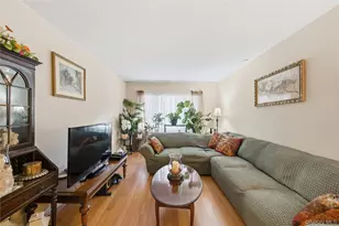 61-72 70th St, Middle Village, NY 11379 - Photo 19