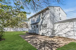 60 E Carmans Rd, Farmingdale, NY 11735 - Photo 21