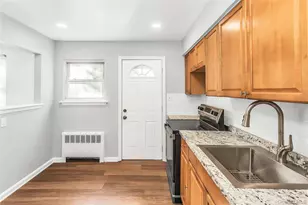 60 E Carmans Rd, Farmingdale, NY 11735 - Photo 7