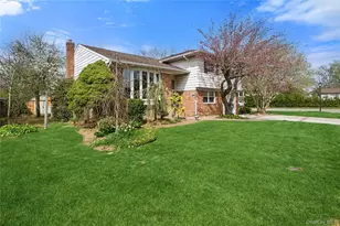 2 Starfire Ln, Williston Park, NY 11596 - Photo 3
