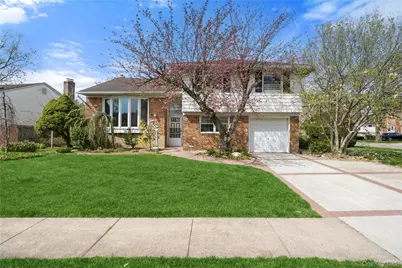 2 Starfire Lane, Williston Park, NY 11596 - Photo 1