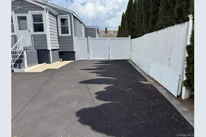 354 Beachview Street, Copiague, NY 11726 - Photo 3