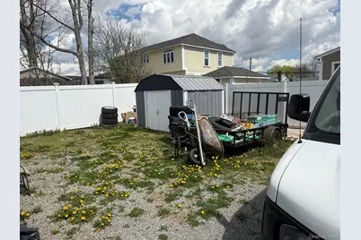354 Beachview Street, Copiague, NY 11726 - Photo 21