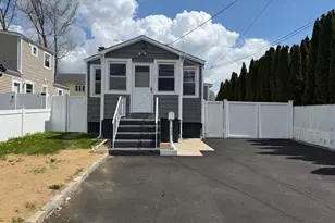 354 Beachview St, Copiague, NY 11726 - Photo 7