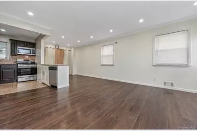 14670 Farmers Boulevard, Springfield Gardens, NY 11434 - Photo 3