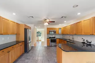 70 Oak Pond Ln, Mahopac, NY 10541 - Photo 9