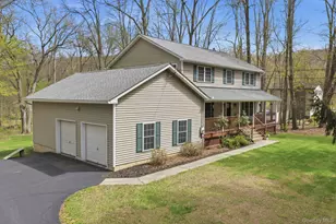 11 Peacock Cir, Washingtonville, NY 10992 - Photo 3