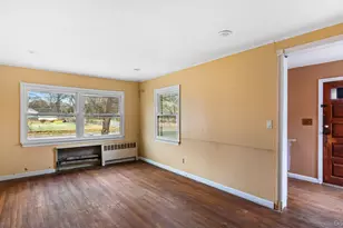 25 Revilo Ave, Shirley, NY 11967 - Photo 19