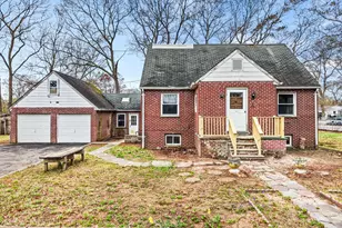 25 Revilo Ave, Shirley, NY 11967 - Photo 3
