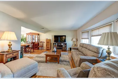 89 Cheltenham Road, West Babylon, NY 11704 - Photo 7