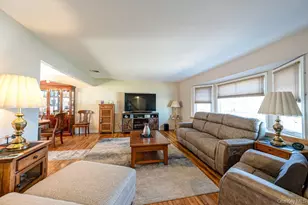 89 Cheltenham Rd, West Babylon, NY 11704 - Photo 5