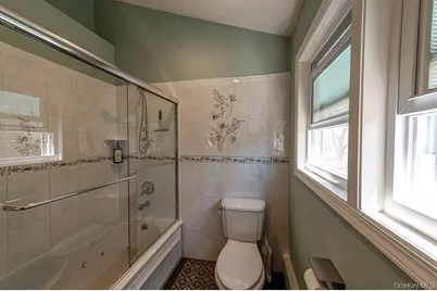 89 Cheltenham Road, West Babylon, NY 11704 - Photo 17