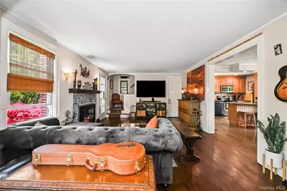 365 Old Mamaroneck Road, White Plains, NY 10605 - Photo 7