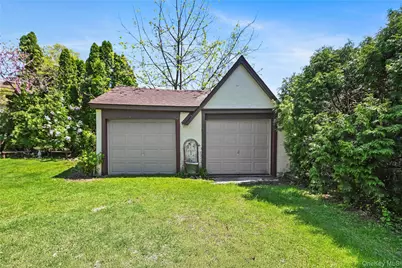 365 Old Mamaroneck Road, White Plains, NY 10605 - Photo 31