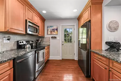365 Old Mamaroneck Road, White Plains, NY 10605 - Photo 9