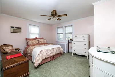157 Windsor Avenue, Rockville Centre, NY 11570 - Photo 13