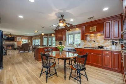 302 Laurel Road, Pearl River, NY 10965 - Photo 11