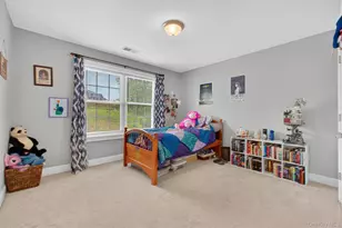 153 Stratford Dr, Poughkeepsie, NY 12603 - Photo 19