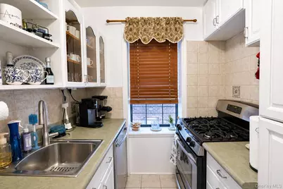 8325 98th Street #5P, Woodhaven, NY 11421 - Photo 9