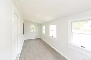 7 Pioneer Ave, Suffern, NY 10901 - Photo 7