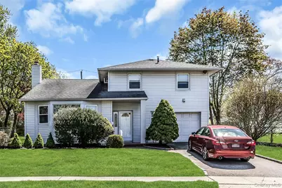 17 Fresno Drive, Plainview, NY 11803 - Photo 1