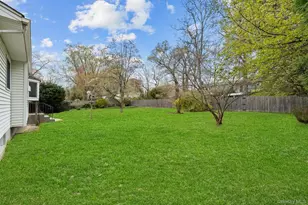 126 Foxdale Ln, Port Jefferson, NY 11777 - Photo 5