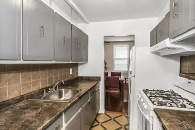 596 Broadway #17A, Lynbrook, NY 11563 - Photo 7