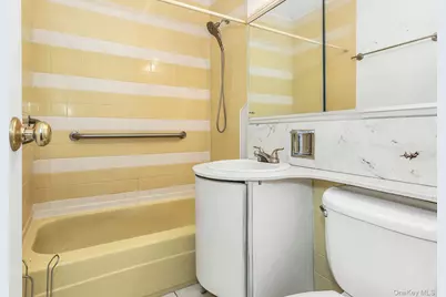 596 Broadway #17A, Lynbrook, NY 11563 - Photo 13