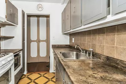 596 Broadway #17A, Lynbrook, NY 11563 - Photo 9