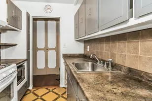 596 Broadway, Lynbrook, NY 11563 - Photo 9