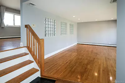 874 Seamans Neck Road, Seaford, NY 11783 - Photo 5