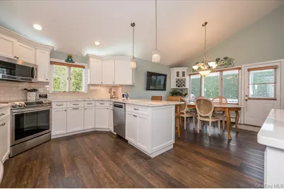 22 Willa Way, Massapequa, NY 11758 - Photo 5
