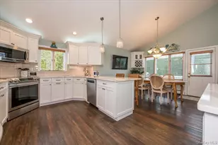 22 Willa Way, Massapequa, NY 11758 - Photo 5
