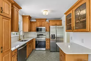 37 Harper St, Patchogue, NY 11772 - Photo 17