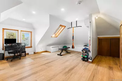 29 Howard Avenue, White Plains, NY 10606 - Photo 21