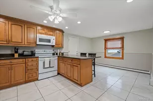 22 Redpine Rd, Medford, NY 11763 - Photo 7