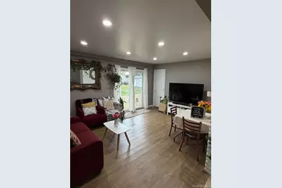 176 Kingfisher Road, Levittown, NY 11756 - Photo 9