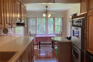 16 Upper Dr, Huntington, NY 11743 - Photo 9
