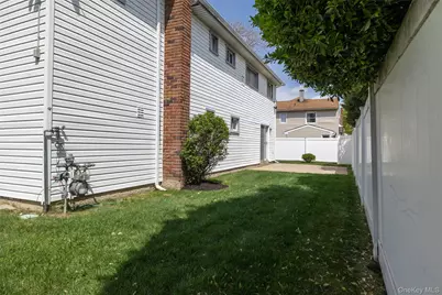 68 Madison Avenue, Island Park, NY 11558 - Photo 19