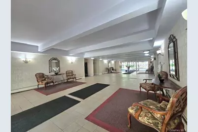 46 Grace Avenue #2J, Great Neck, NY 11021 - Photo 5