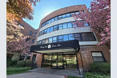 46 Grace Avenue #2J, Great Neck, NY 11021 - Photo 3