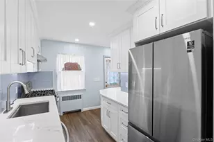 218 Brown St, Mineola, NY 11501 - Photo 3