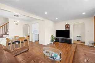218 Brown St, Mineola, NY 11501 - Photo 13