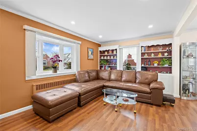 218 Brown Street, Mineola, NY 11501 - Photo 11