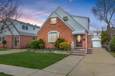 218 Brown Street, Mineola, NY 11501 - Photo 41