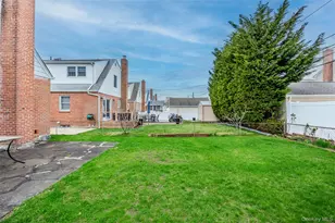 218 Brown St, Mineola, NY 11501 - Photo 37