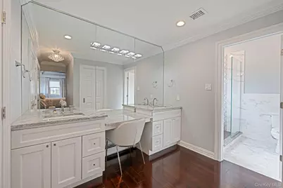 128 Pace Drive S, West Islip, NY 11795 - Photo 27